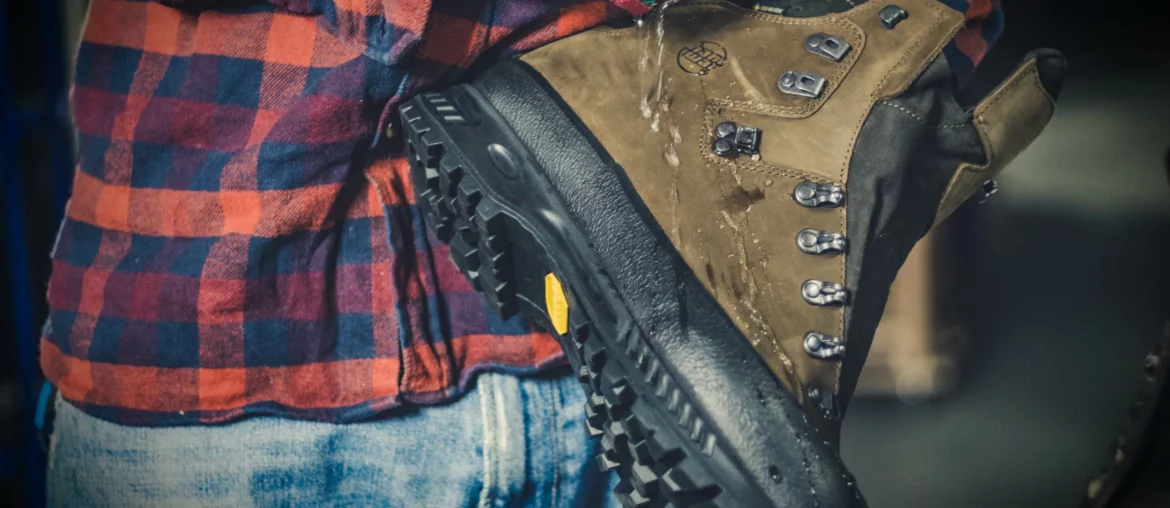How to clean leather hiking boots