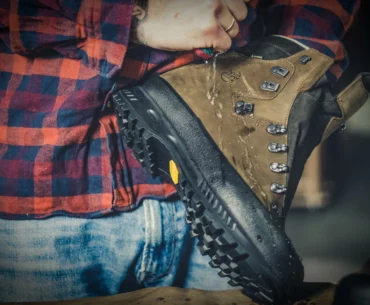 How to clean leather hiking boots