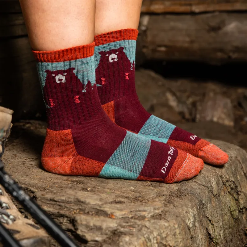 Darn Tough Bear Town Micro Crew Lightweight With Cushion Socks Womens in Burgundy-1