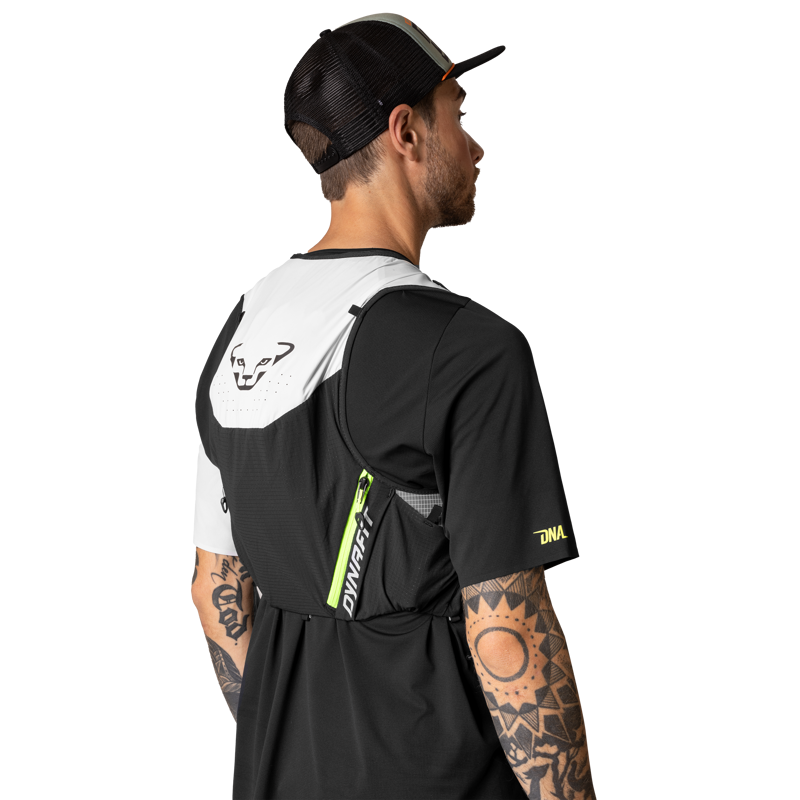 Dynafit DNA 8 Running Vest in Nimbus/Black Out-1