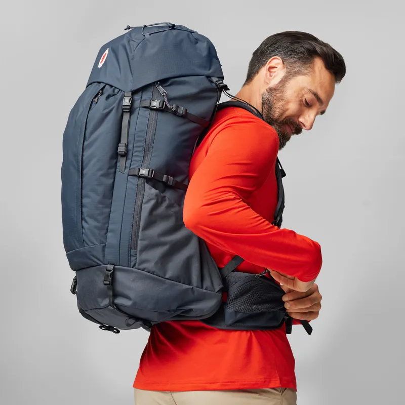 Fjallraven Abisko Friluft 45 M/L in Patina Green-2