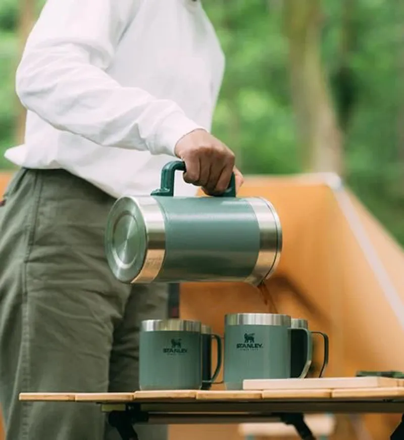 Stanley Classic Stay Hot French Press 1.4L for piping hot coffee outdoors-8