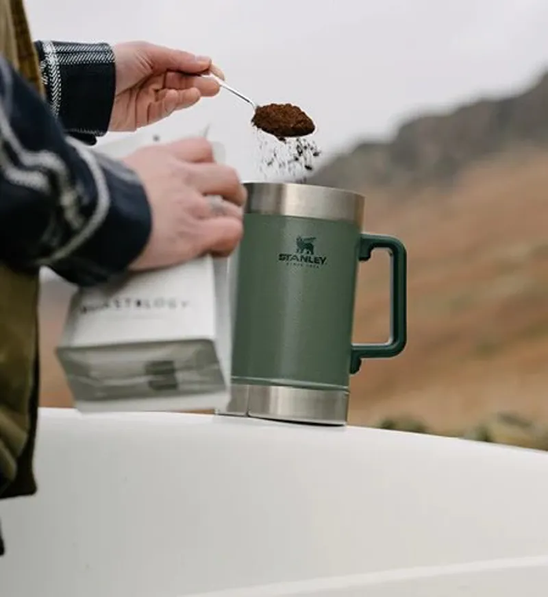 Stanley Classic Stay Hot French Press 1.4L for piping hot coffee outdoors-9