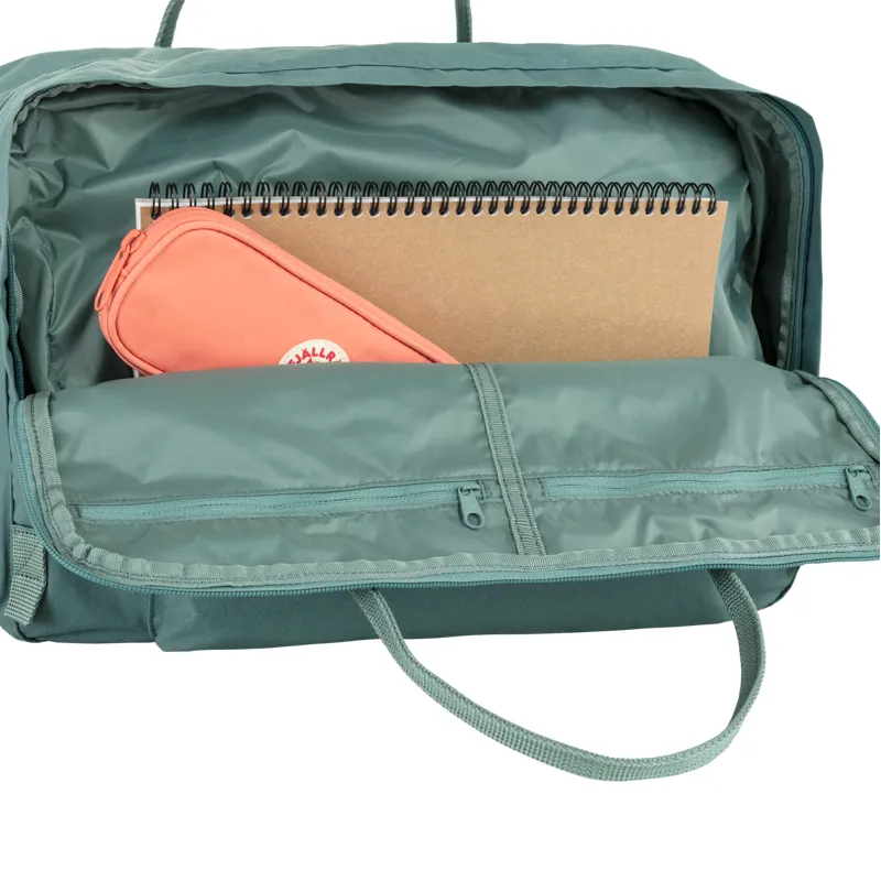 Fjallraven Kanken Weekender in Black-4