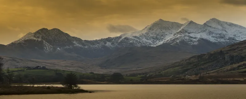 Essential Hiking Kit for Yr Wyddfa | Snowdon