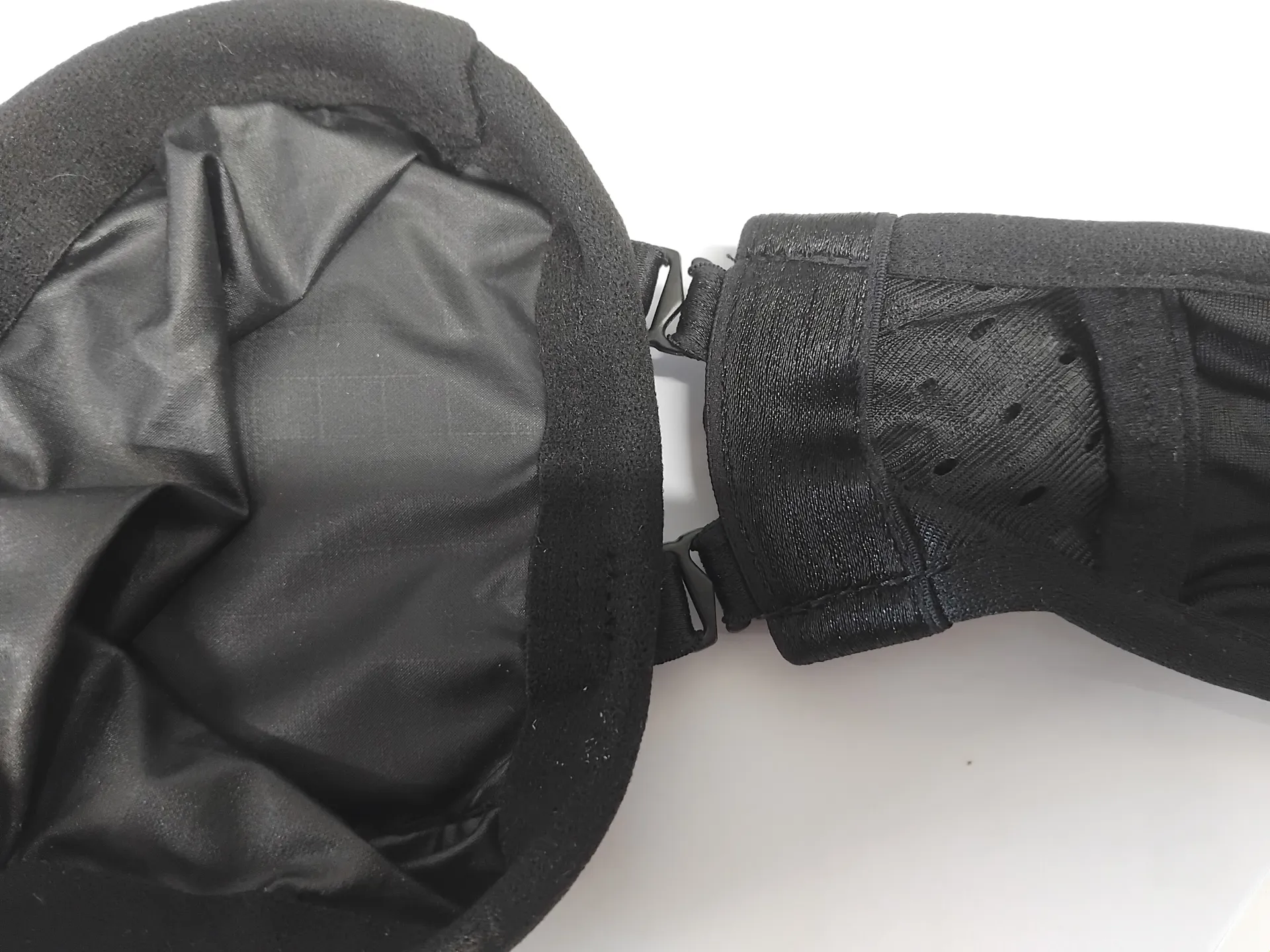 Leki quiver attachment 