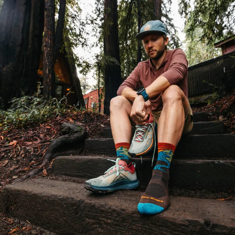 Darn Tough Chasing Waterfalls Micro Crew Cushion Mens in Earth-2