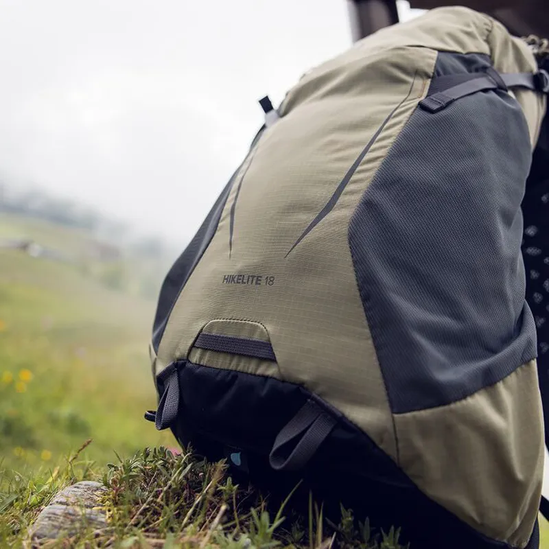 Osprey Hikelite 18 in Tungsten Yellow-5
