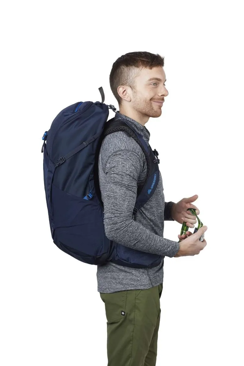 Gregory Zulu 30L Backpack Medium/Large Mens in Volcanic Black-2