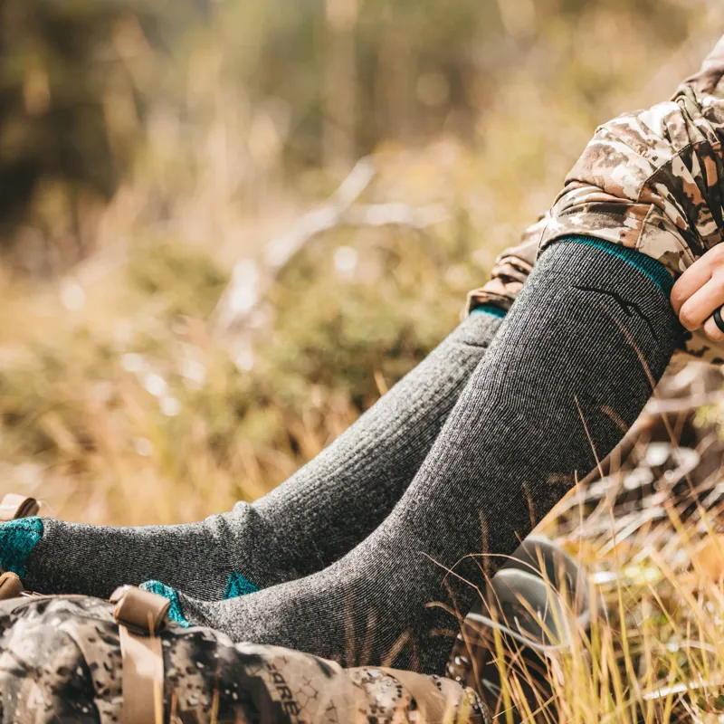 Darn Tough Mountaineering OTC Heavyweight Socks Womens in Midnight-4