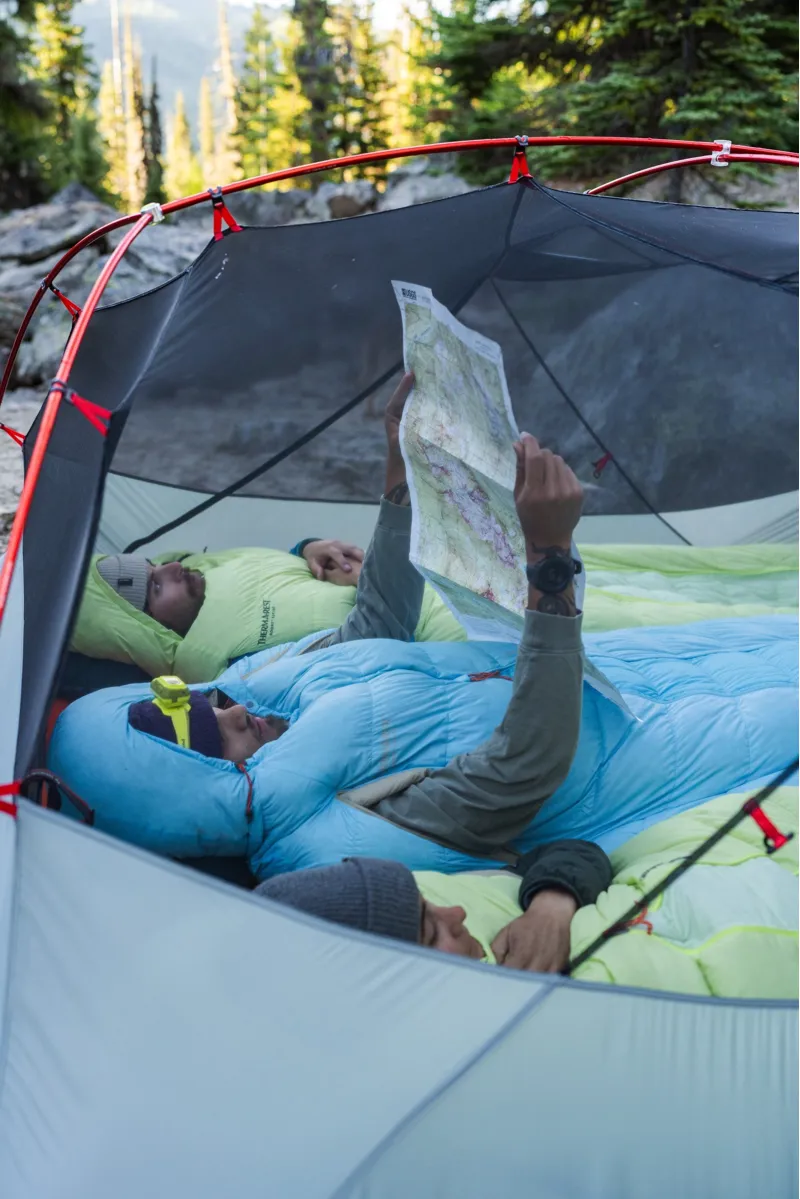 Thermarest Boost 650 20F/-6C Down Sleeping Bag Reg Wide in Blue-9