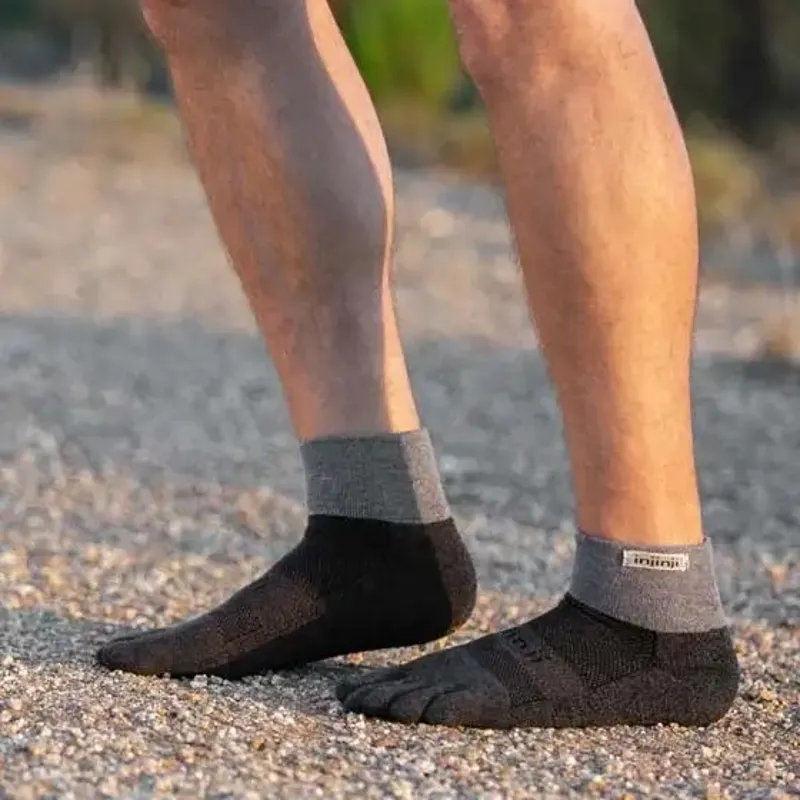 Injinji Trail Midweight Mini Crew Running Toe Socks Unisex in Granite-2
