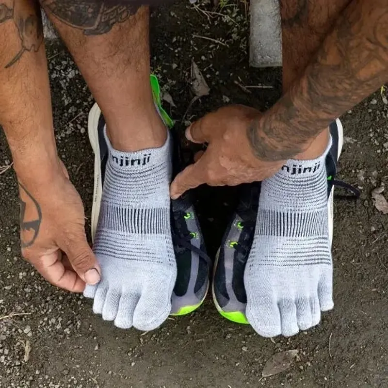 Injinji Run Lightweight No Show Unisex in Gray-2