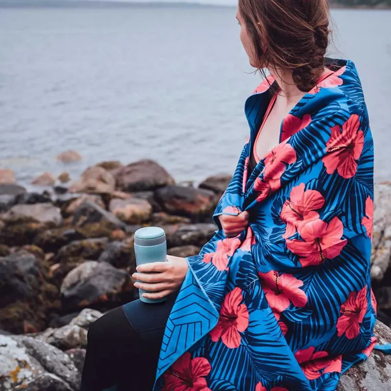 Lifeventure Recycled SoftFibre Giant Trek Towel in Oahu-6