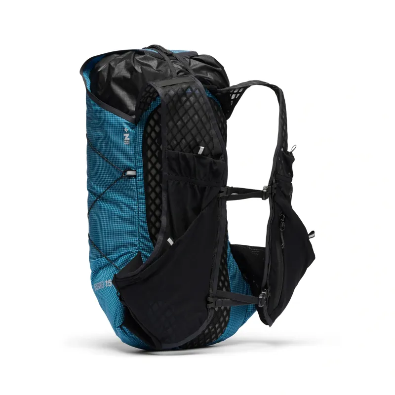 Black Diamond Distance 15 Backpack in Desert Sky-1