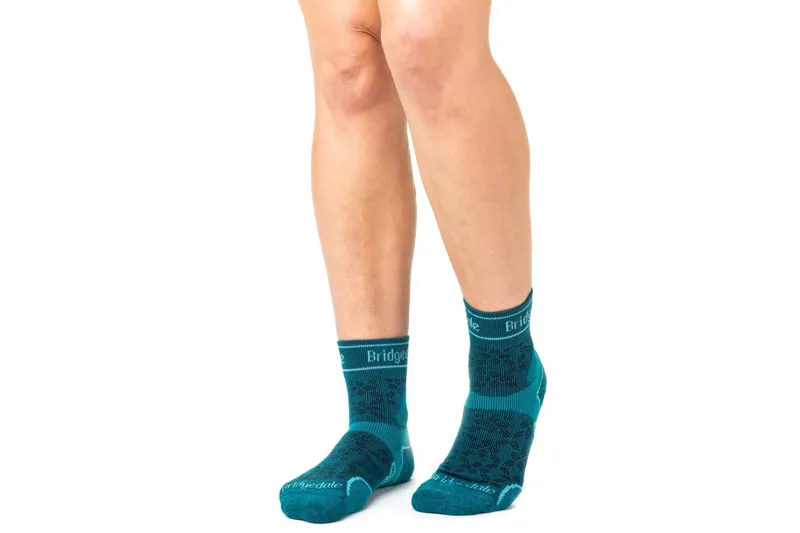 Bridgedale Trail Run Ultralight T2 Merino Crew Socks Womens in Teal-3