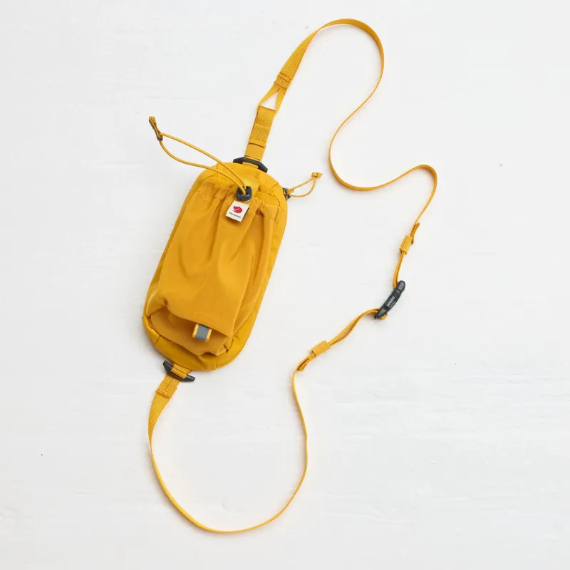 バッグ・カバンその他 [FJALLRAVEN] Abisco Bottle Pocket Mustard yellow / Black Fjallraven Abisko Bottle Pocket in Mustard Yellow