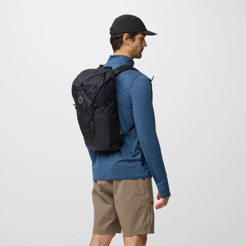 Fjallraven Abisko Hike Lite 20 Daypack M/L in Black-4