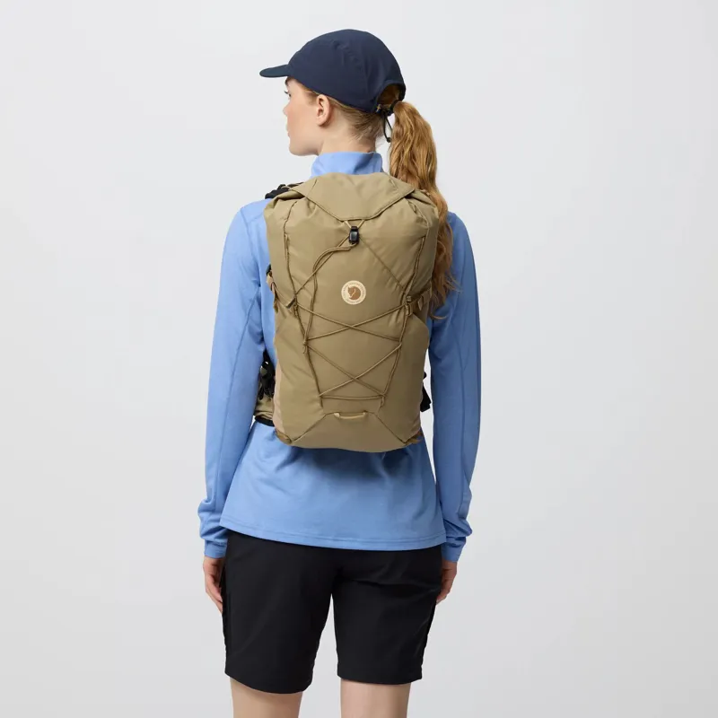Fjallraven Abisko Hike Lite 20 Daypack S/M in Black-3