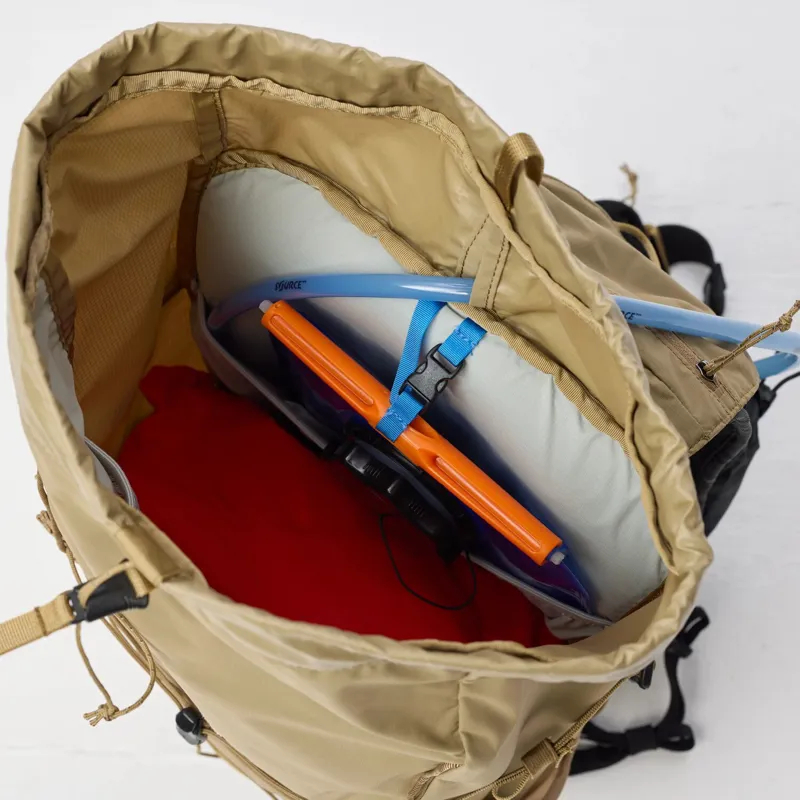 Fjallraven Abisko Hike Lite 20 Daypack S/M in Black-9