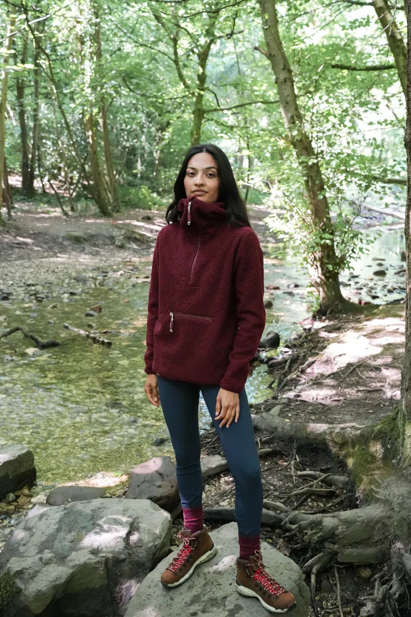 Acai Windproof Gale Fleece Womens in Cabernet-8