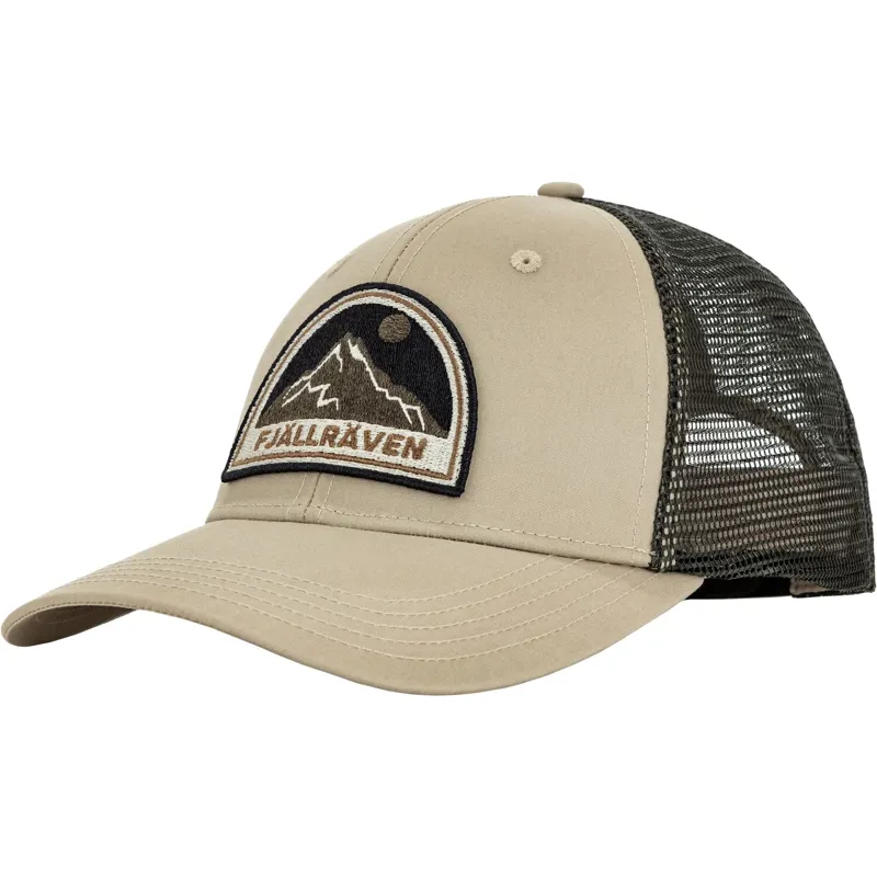 Fjallraven Badge Langtradarkeps Cap in Fossil