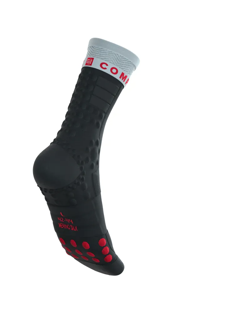 Compressport Pro Racing Socks Winter Trail in Black/Gray Violet-5