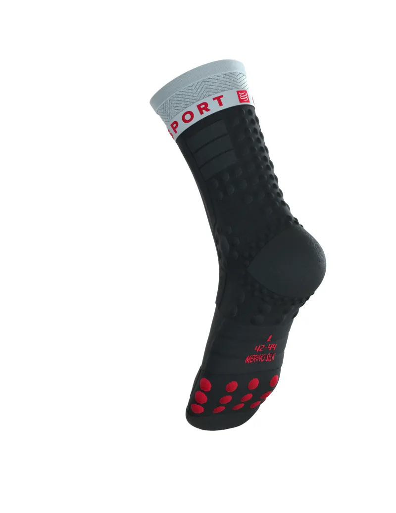 Compressport Pro Racing Socks Winter Trail in Black/Gray Violet-4