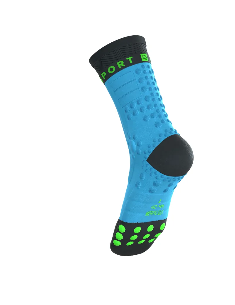 Compressport Pro Racing Socks Winter Trail in Norse Blue/Black-7