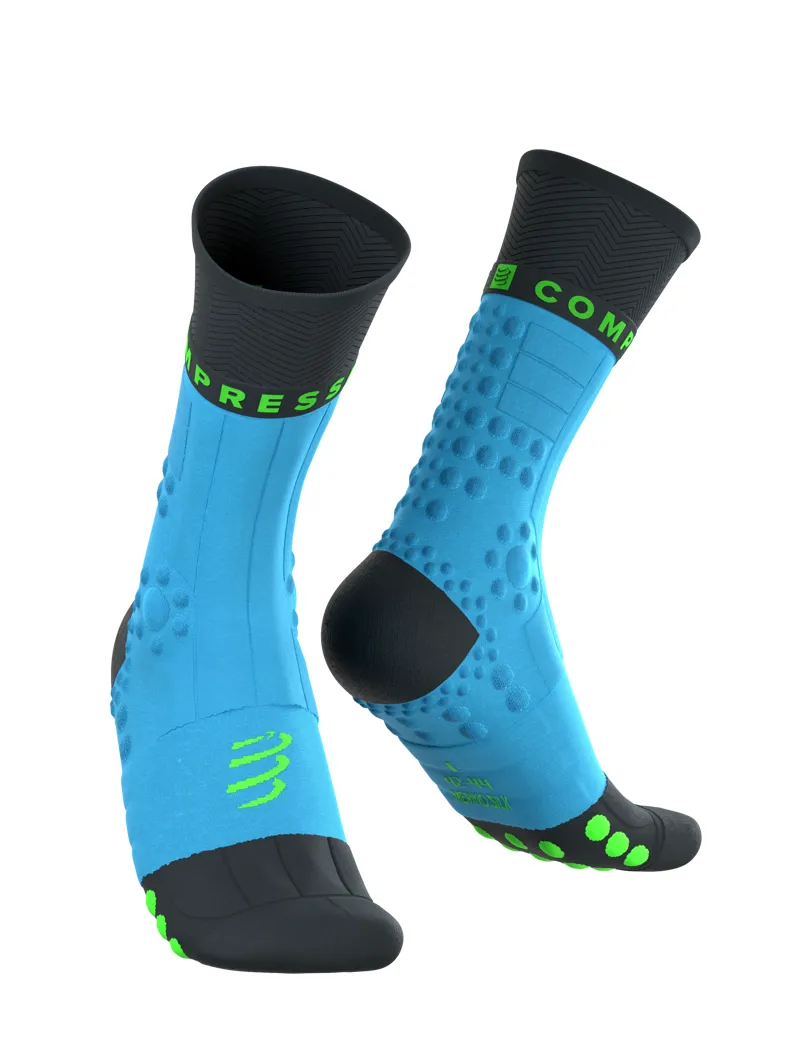 Compressport Pro Racing Socks Winter Trail in Norse Blue/Black