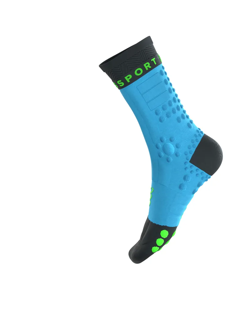 Compressport Pro Racing Socks Winter Trail in Norse Blue/Black-8