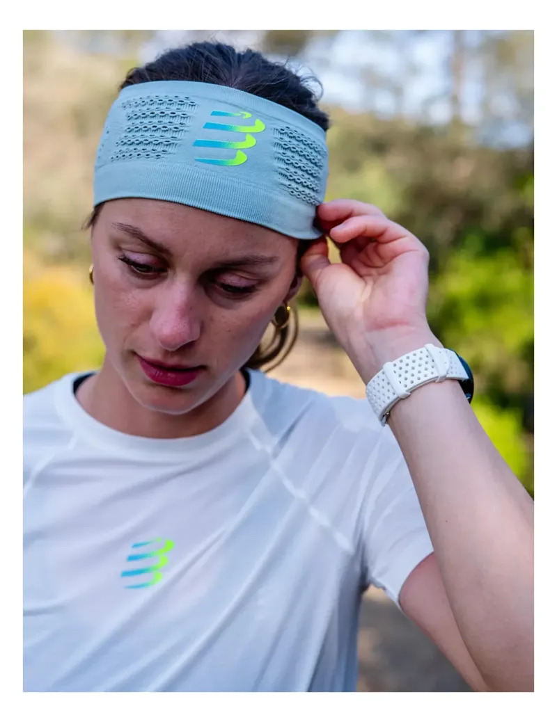 Compressport Trail Racing SS T-Shirt Womens in Star White-5