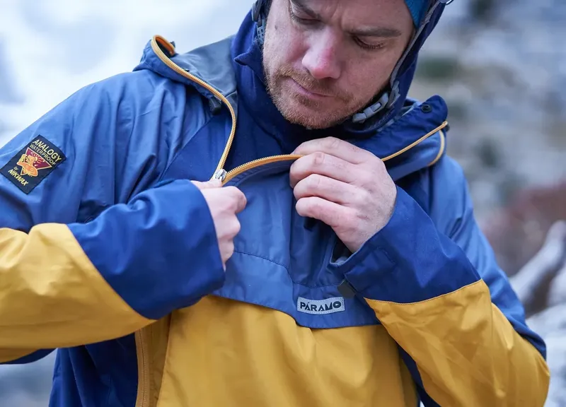 Paramo Velez Evolution Hybrid Smock Mens in Midnight/Fire/Indigo-3