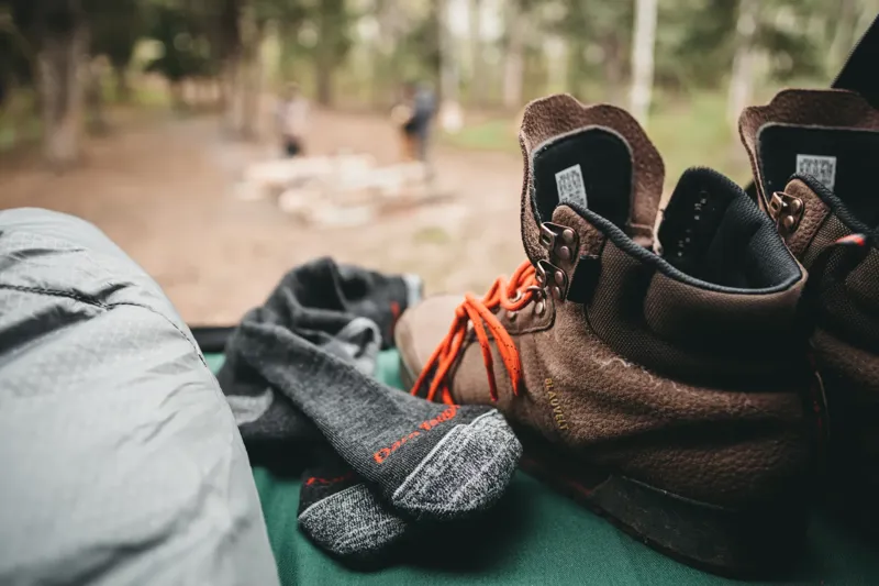 Darn Tough Hiker Boot Midweight With Cushion Men's Sock in Olive-1