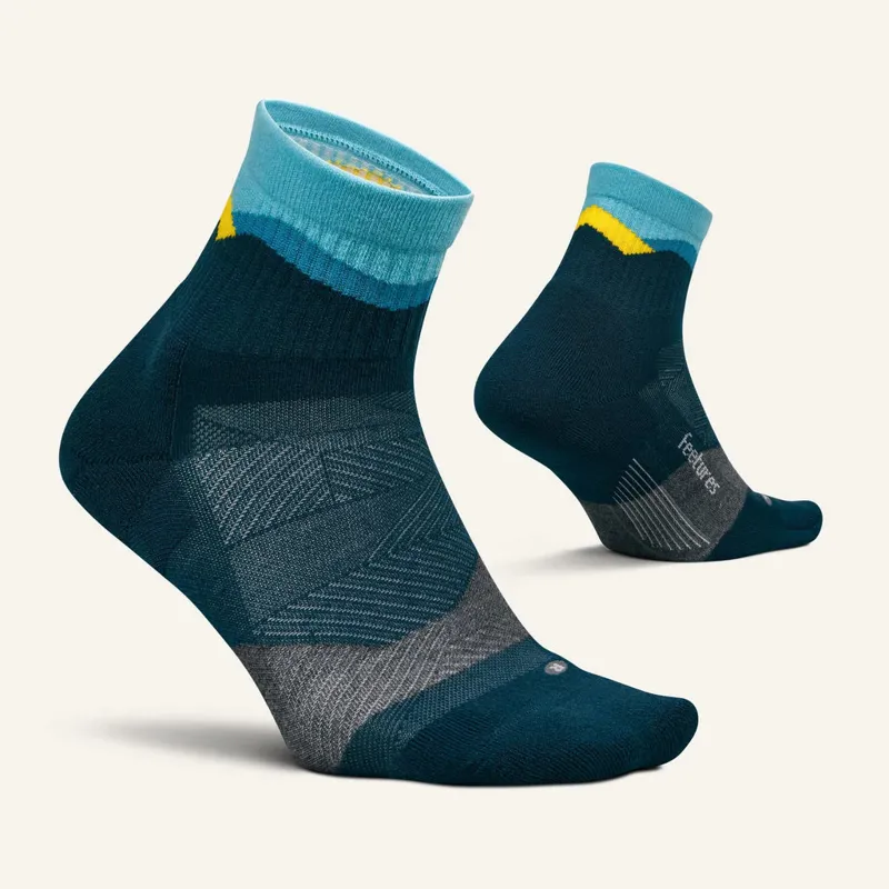 Feetures Trail Max Cushion Quarter Socks Unisex in High Blue-1