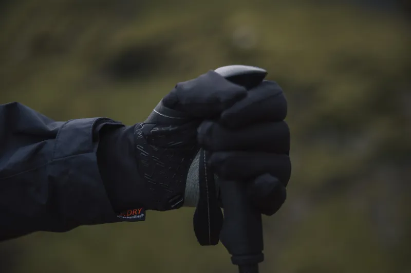 Extremities Contact Waterproof Powerliner Glove Recycled in Black-2