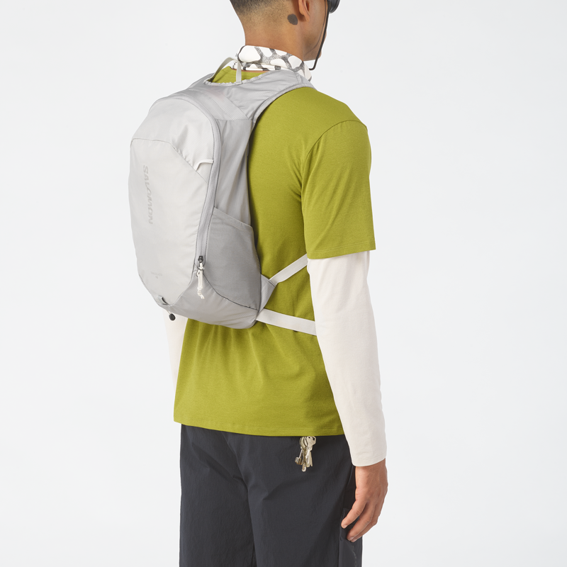 Salomon Trailblazer 10 Rucksack in Cloudburst/Paloma/Silver Cloud-3