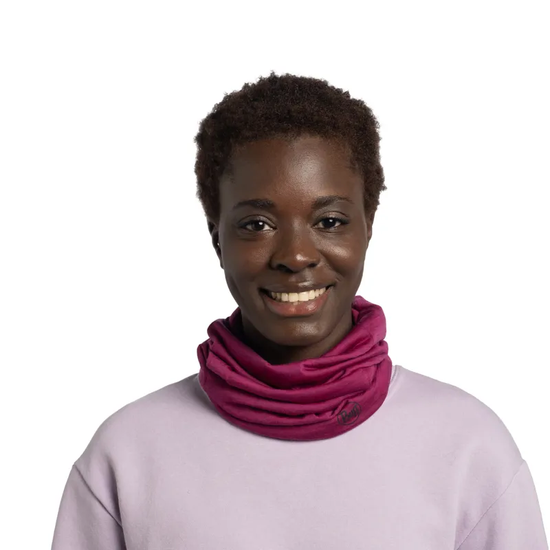 Buff Merino Lightweight Neckwear in Solid Magenta-2