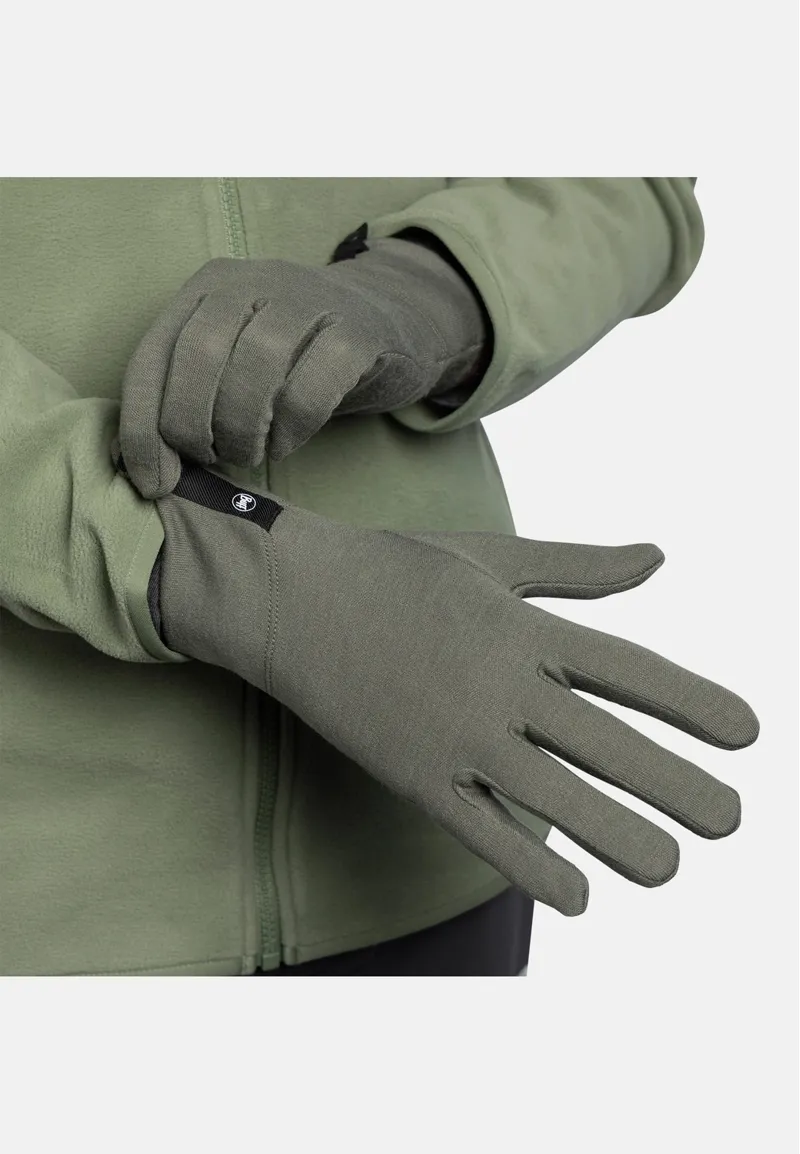 Buff Merino Midweight Gloves in Dark Khaki-3