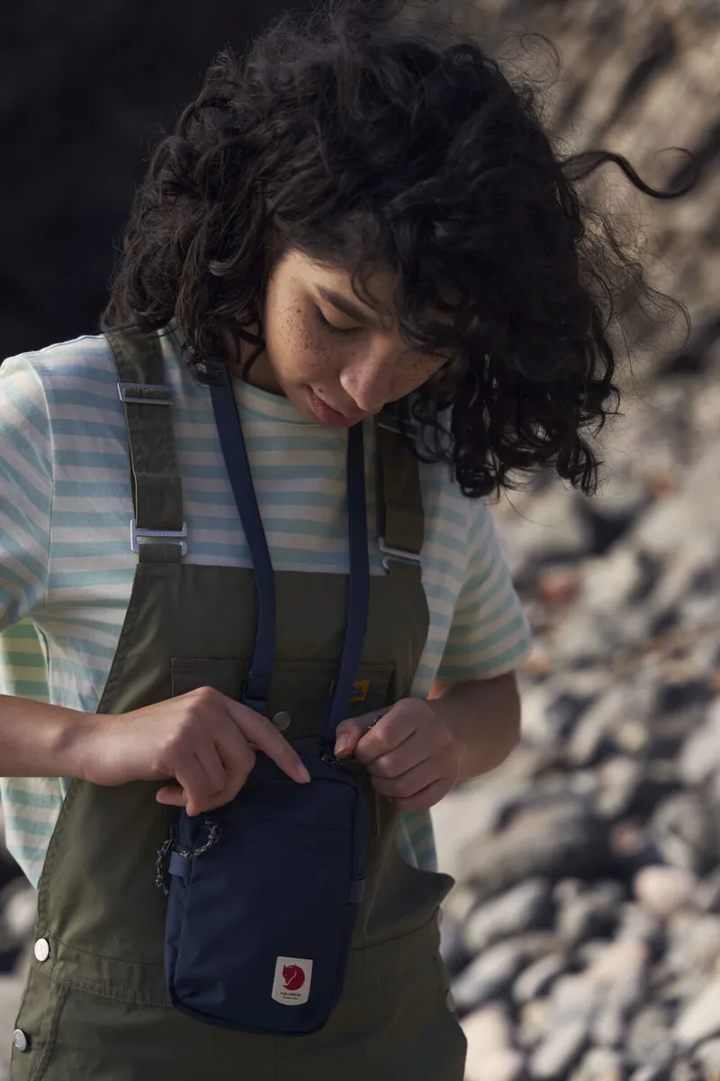 Fjallraven High Coast Pocket in Lavender Mist-6
