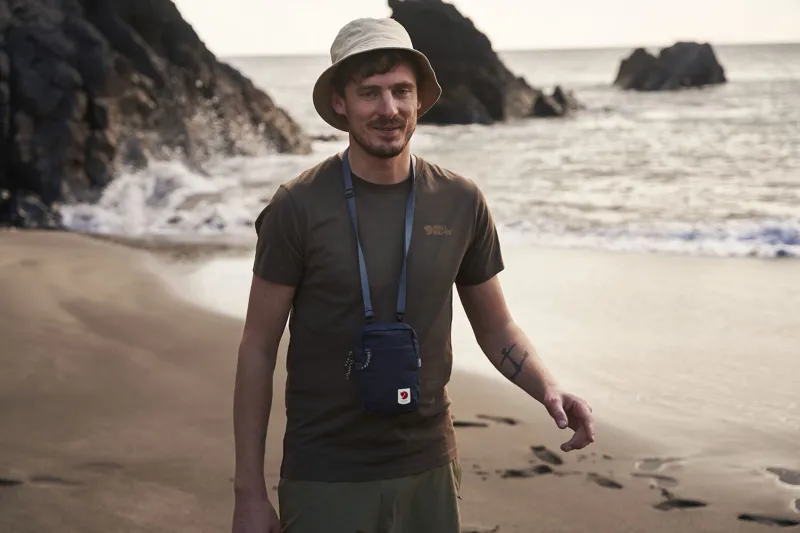 Fjallraven High Coast Pocket in Lavender Mist-7