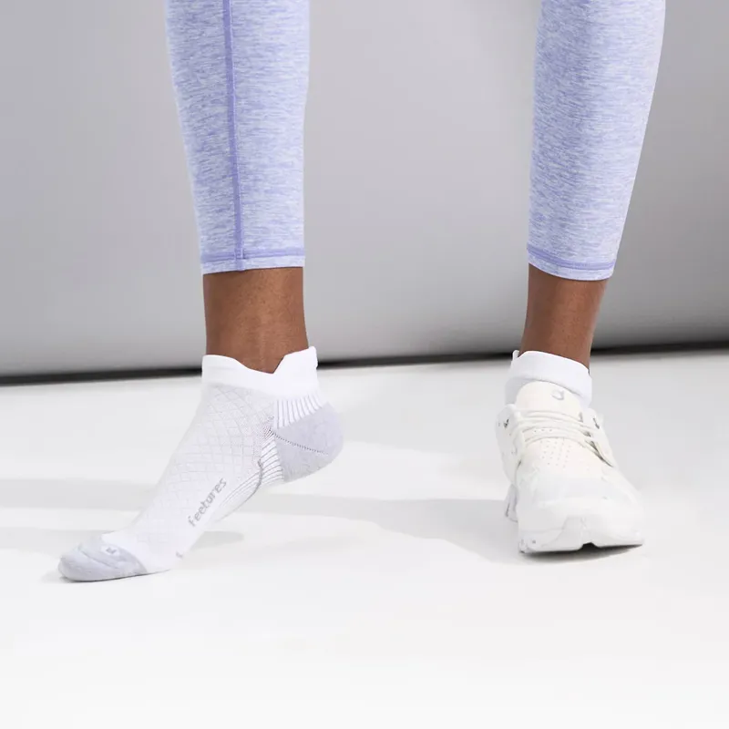 Feetures PF Relief Ultra Light No Show Tab in White-2