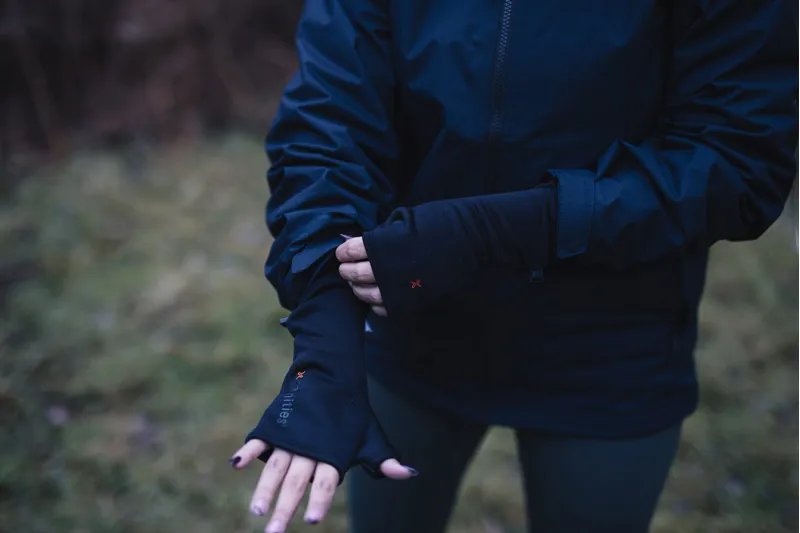 Extremities Powerliner Wrist Gaiter Recycled Unisex in Black-2