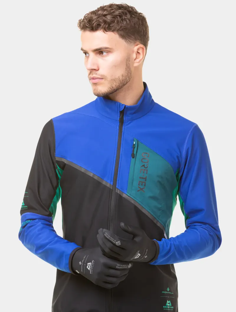 Ronhill Gore-Tex Windstopper Glove in All Black-6