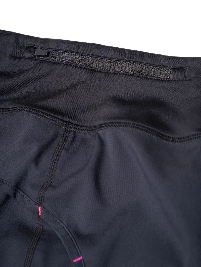 Ronhill Tech 4.5 Inch Short Womens in Black/Razzmatazz-5