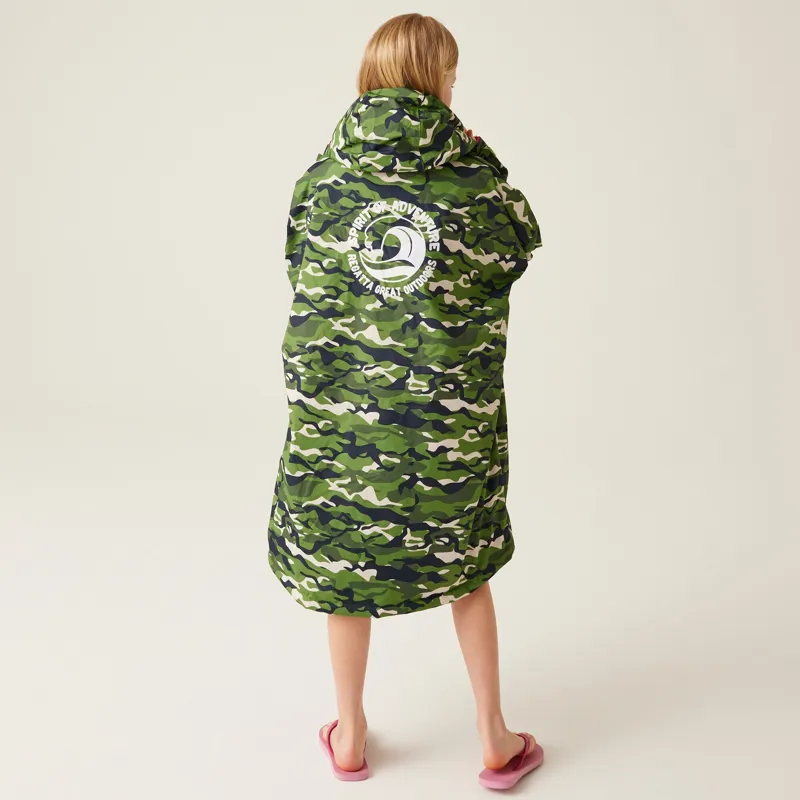 Regatta Junior Waterproof Changing Robe in Cactus Camo/Pink Potion-6