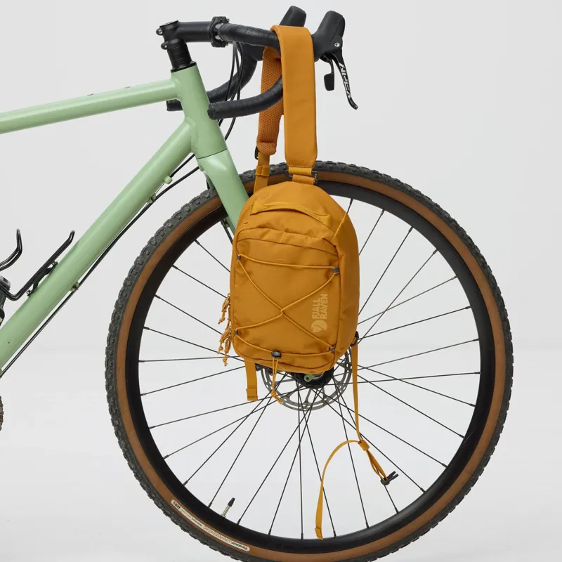 Fjallraven Skule Sling 6 in Navy-4
