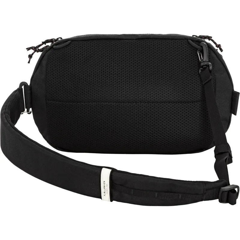 Fjallraven Skule Sling 6 in Black-1