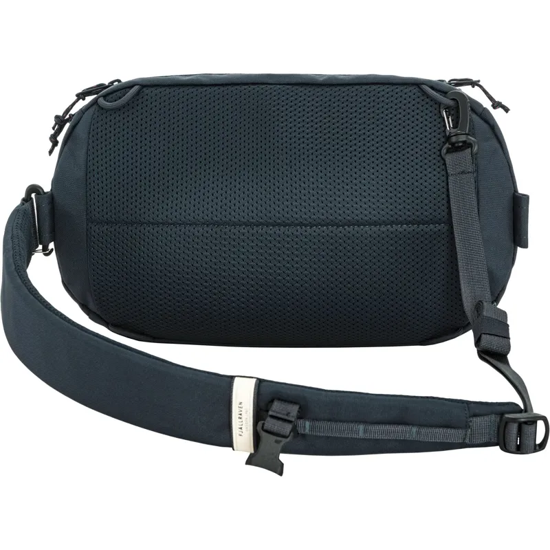 Fjallraven Skule Sling 6 in Navy-1
