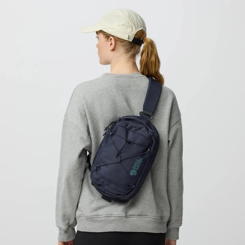 Fjallraven Skule Sling 6 in Dusty Rose-11